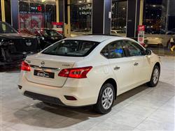 نيسان سيلفي